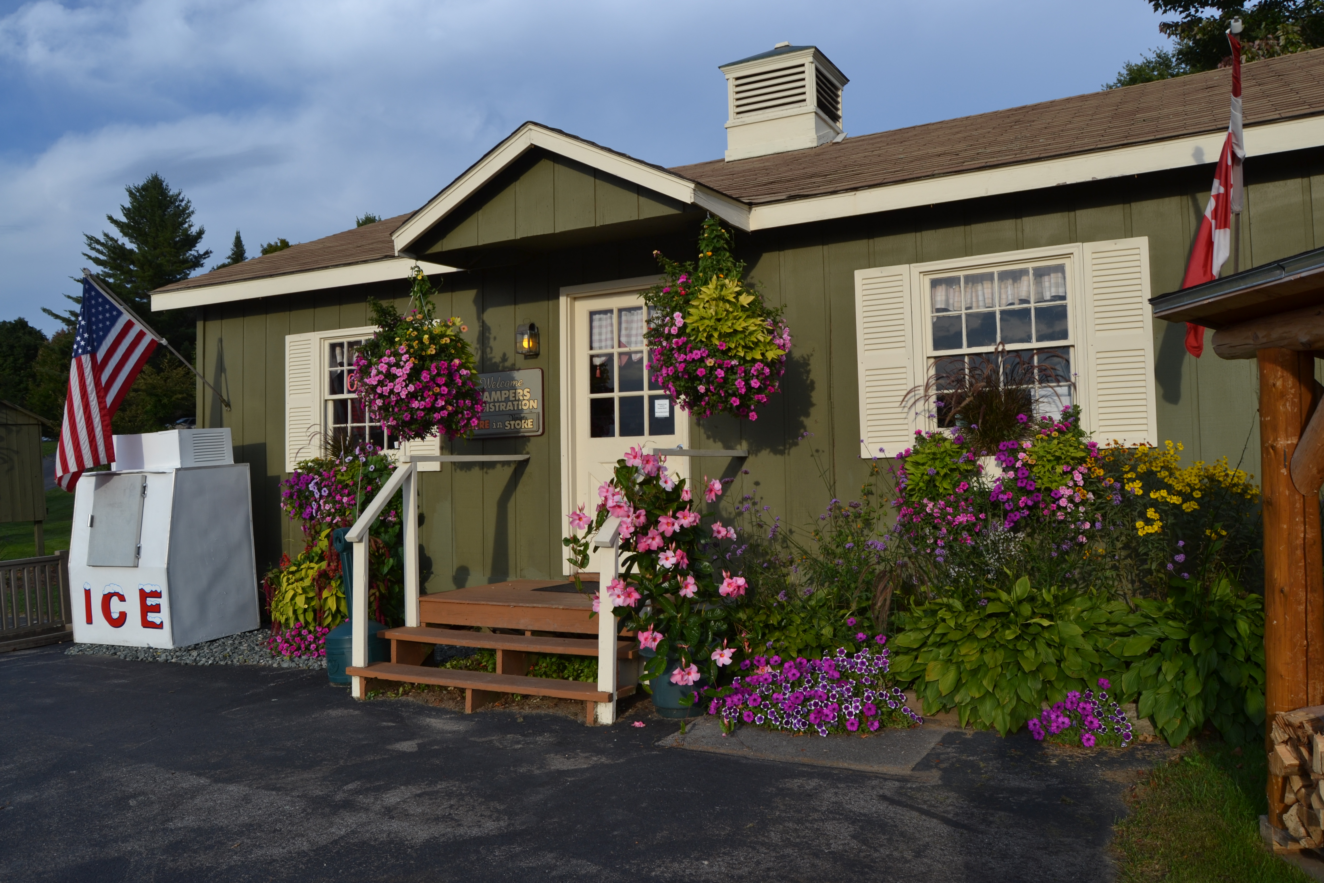 The Lantern Resort Campground & Motel Jefferson NH